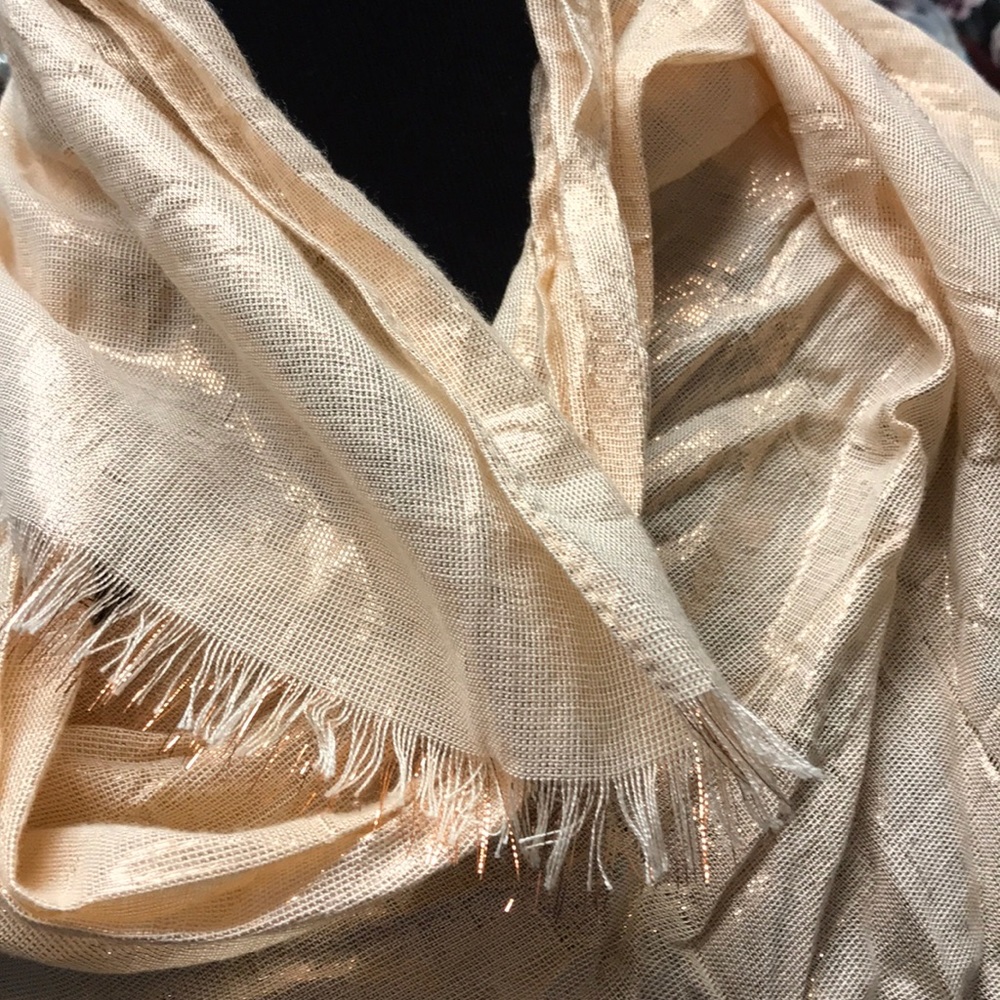 Large scarf/wrap - Picture 4 of 4
